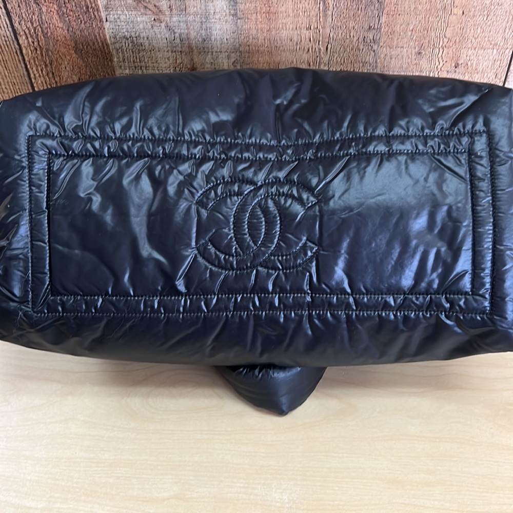 CHANEL, Cocoon Puffer Weekend Tote - Picture 3 of 7